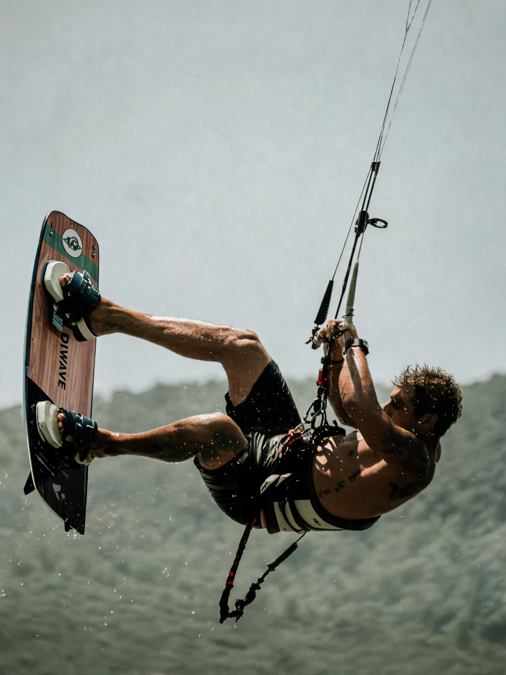 DIWAVE Poniente | Tabla de Kitesurf Freeride para Riders Intermedios - Imagen 4
